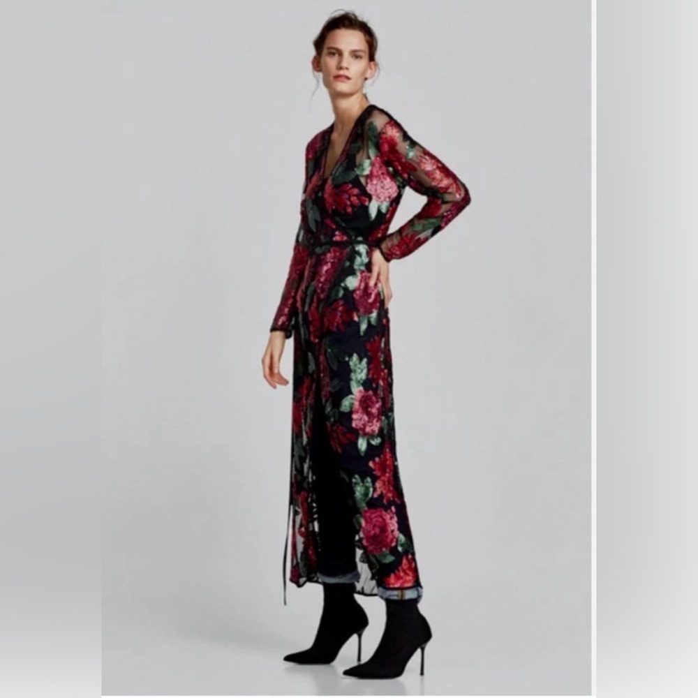 NWT Zara Knit Trinny Sequin Black Floral Dress
